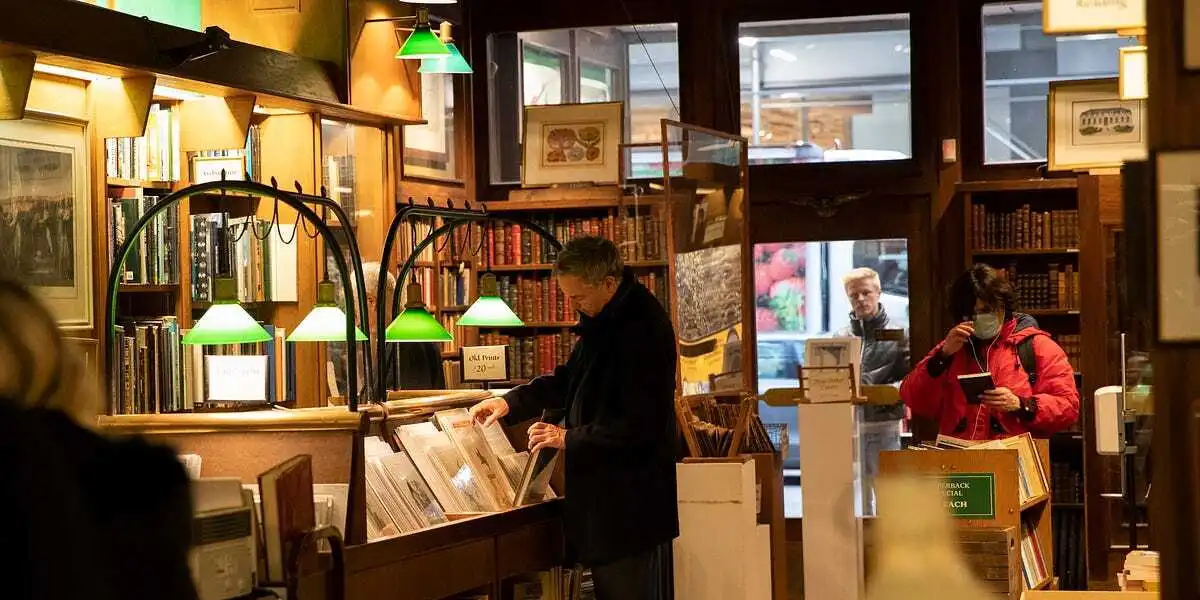 What Independent Bookshops Really Sell